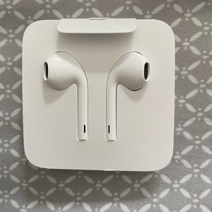 APPLE HEADPHONES